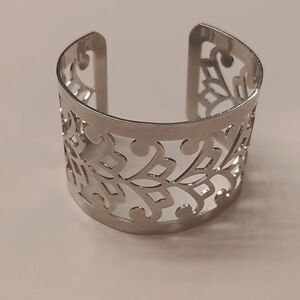 🇨🇦3 For $20🇨🇦Silver tone Cuff Bracelet